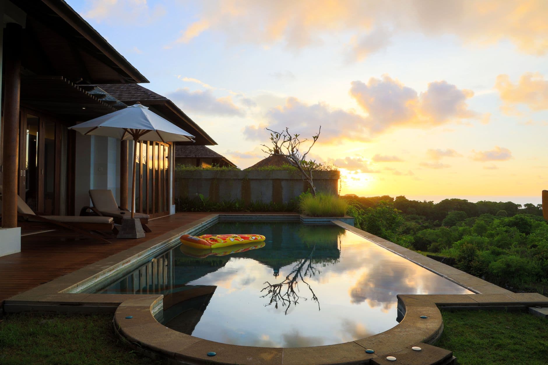 Save up to 15% on premium hotels and stays